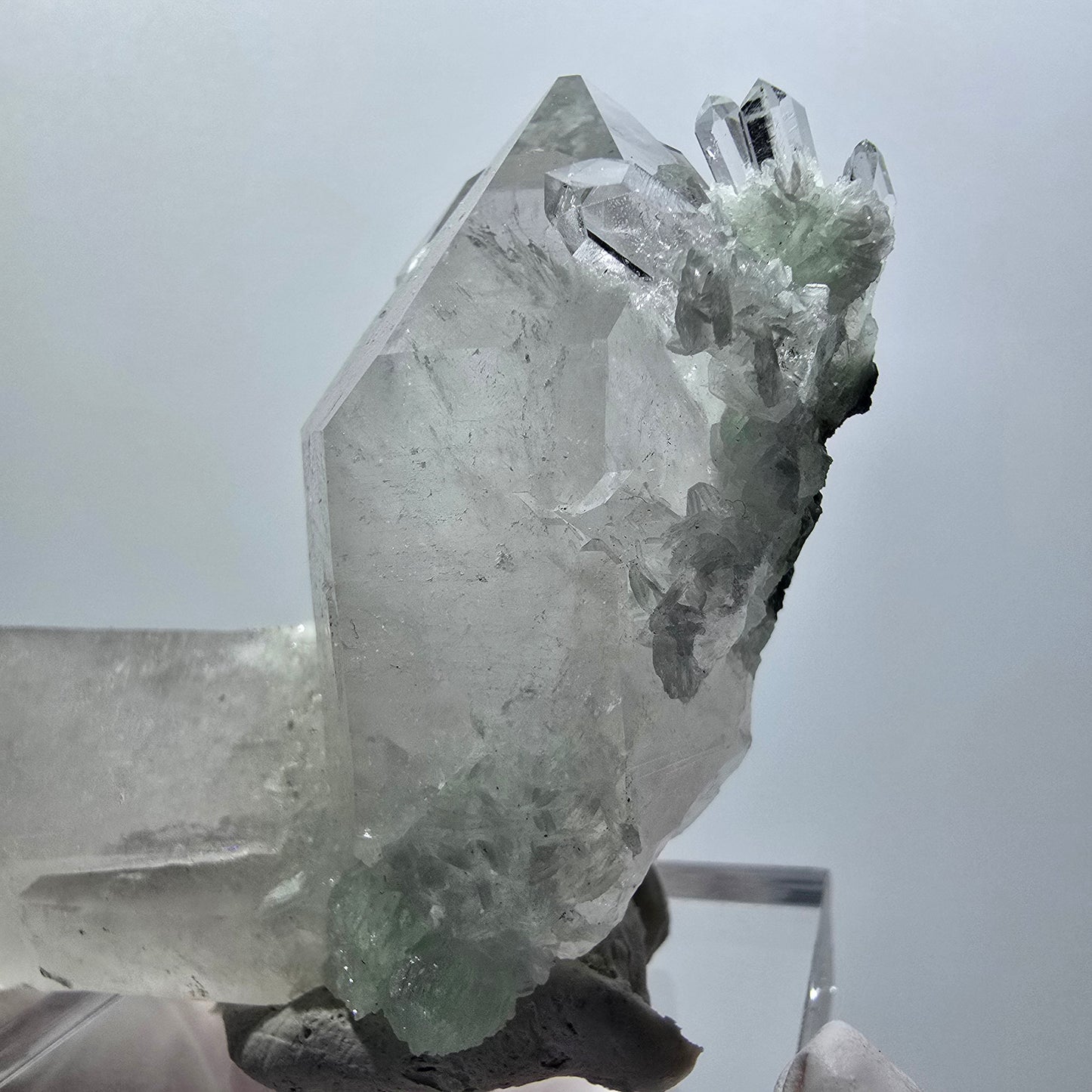 Quarz, Prehnit, Hämatit, Epidot Stufe Streep Mine, Goboboseb, Namibia 79*51*40mm