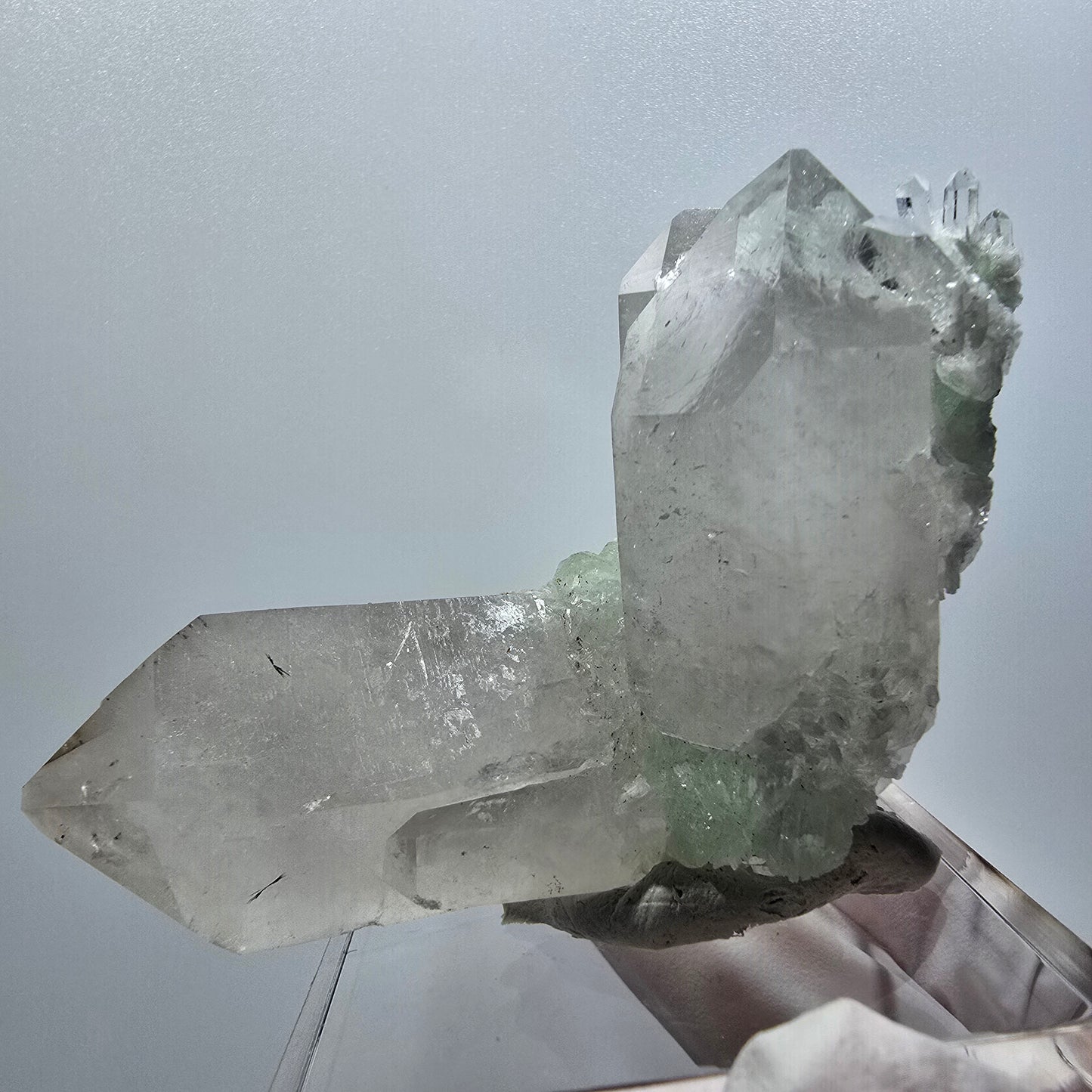 Quarz, Prehnit, Hämatit, Epidot Stufe Streep Mine, Goboboseb, Namibia 79*51*40mm