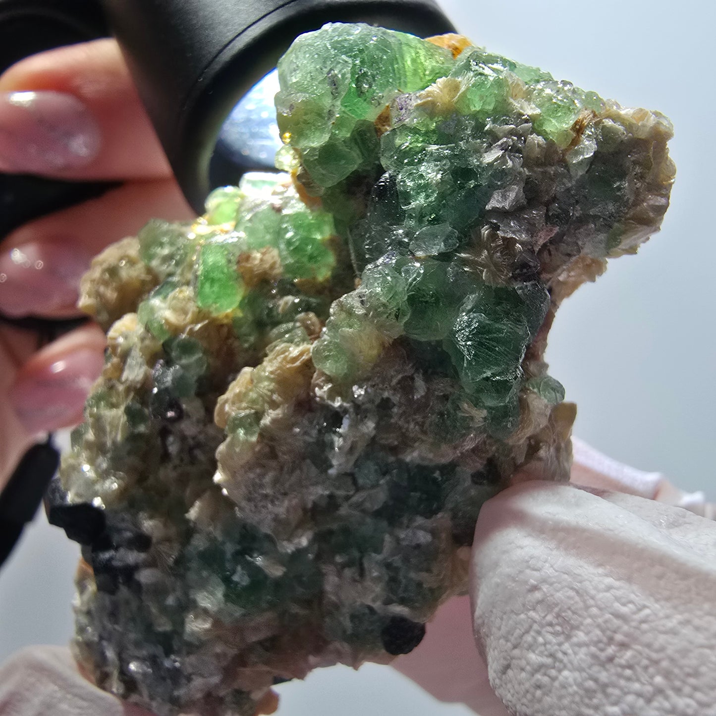 Phantom Fluorit, Schörl Turmalin, Muskovit Stufe Erongo, Namibia 61*47*20mm