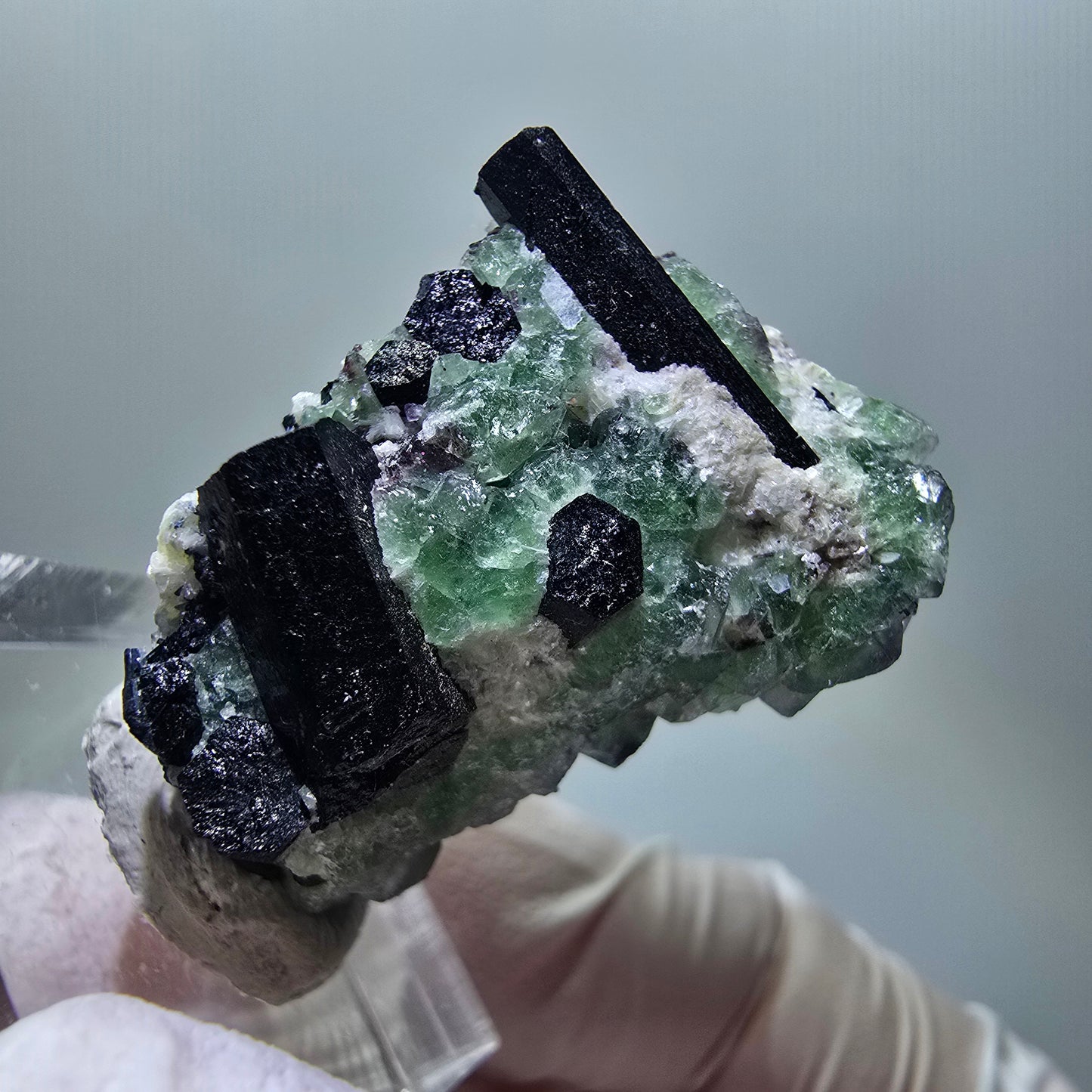 Phantom Fluorit, Schörl Turmalin, Muskovit Stufe Erongo, Namibia 33*24*24mm