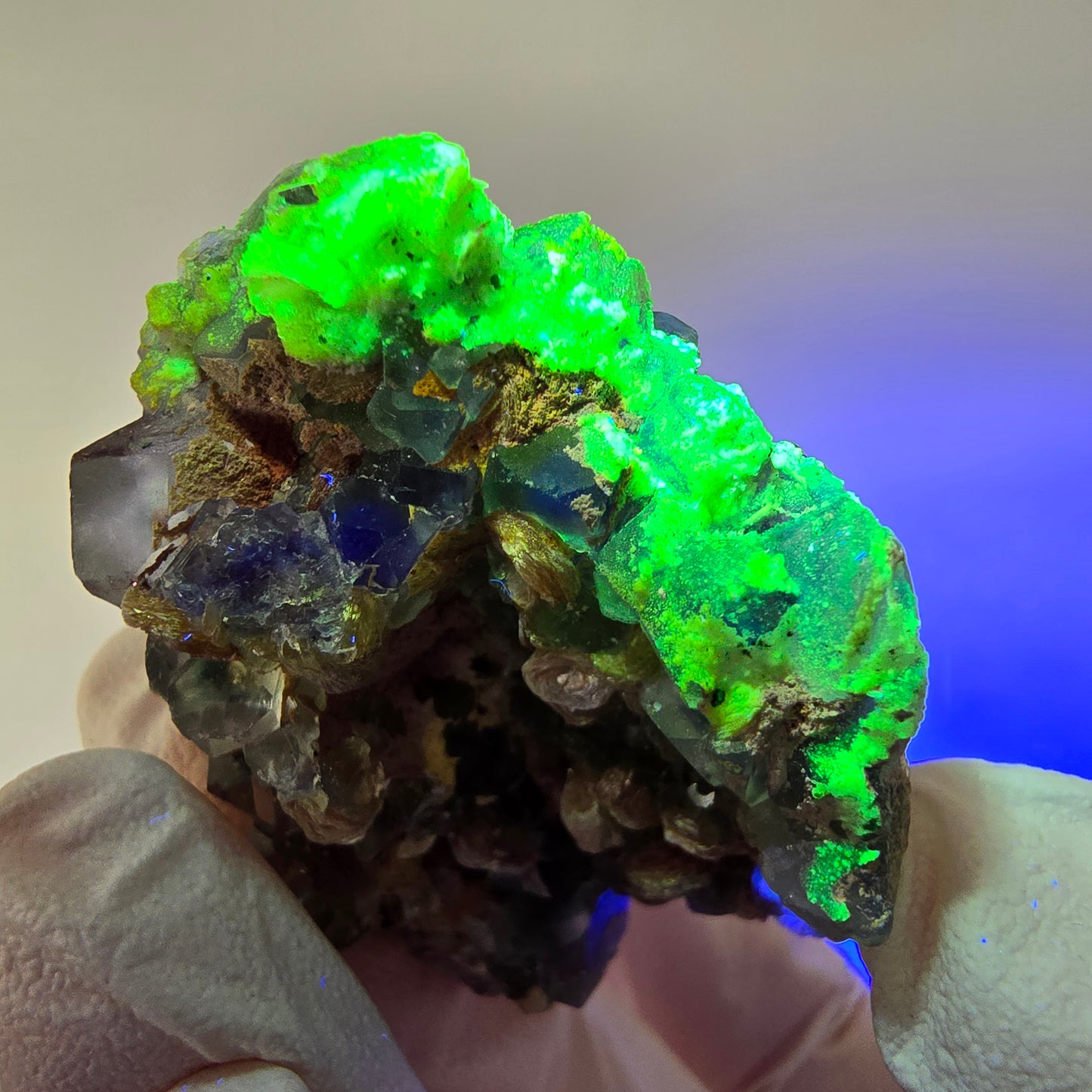 Phantom Fluorit Würfel, Hyalit, Muskovit Stufe Erongo, Namibia 53*28*32mm