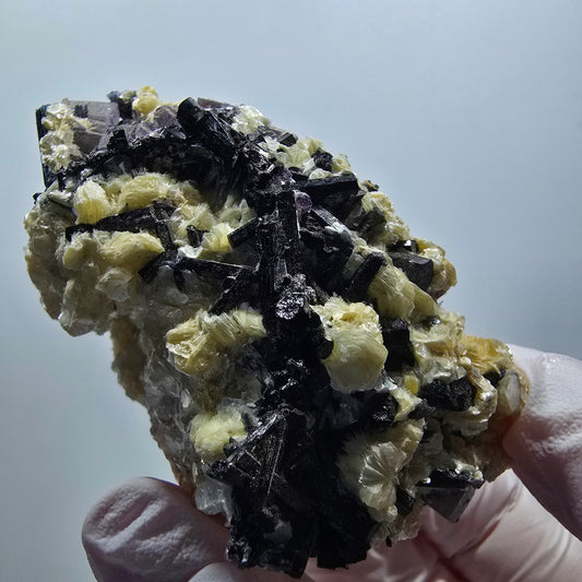 Bunte Phantom Fluorit, Schörl Turmalin, Muskovit Erongo, Namibia 66*39*43mm