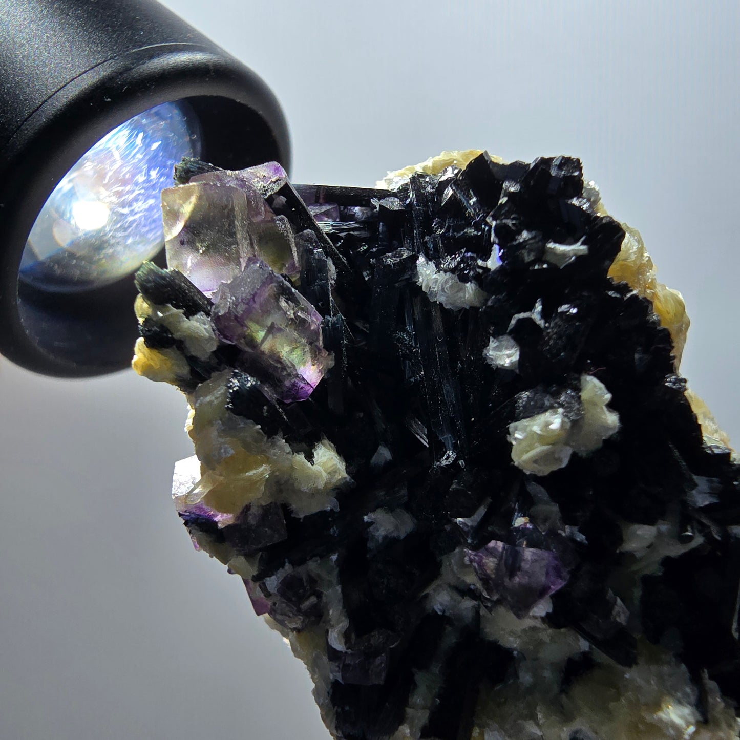 Bunte Phantom Fluorit, Schörl Turmalin, Muskovit Erongo, Namibia 66*39*43mm