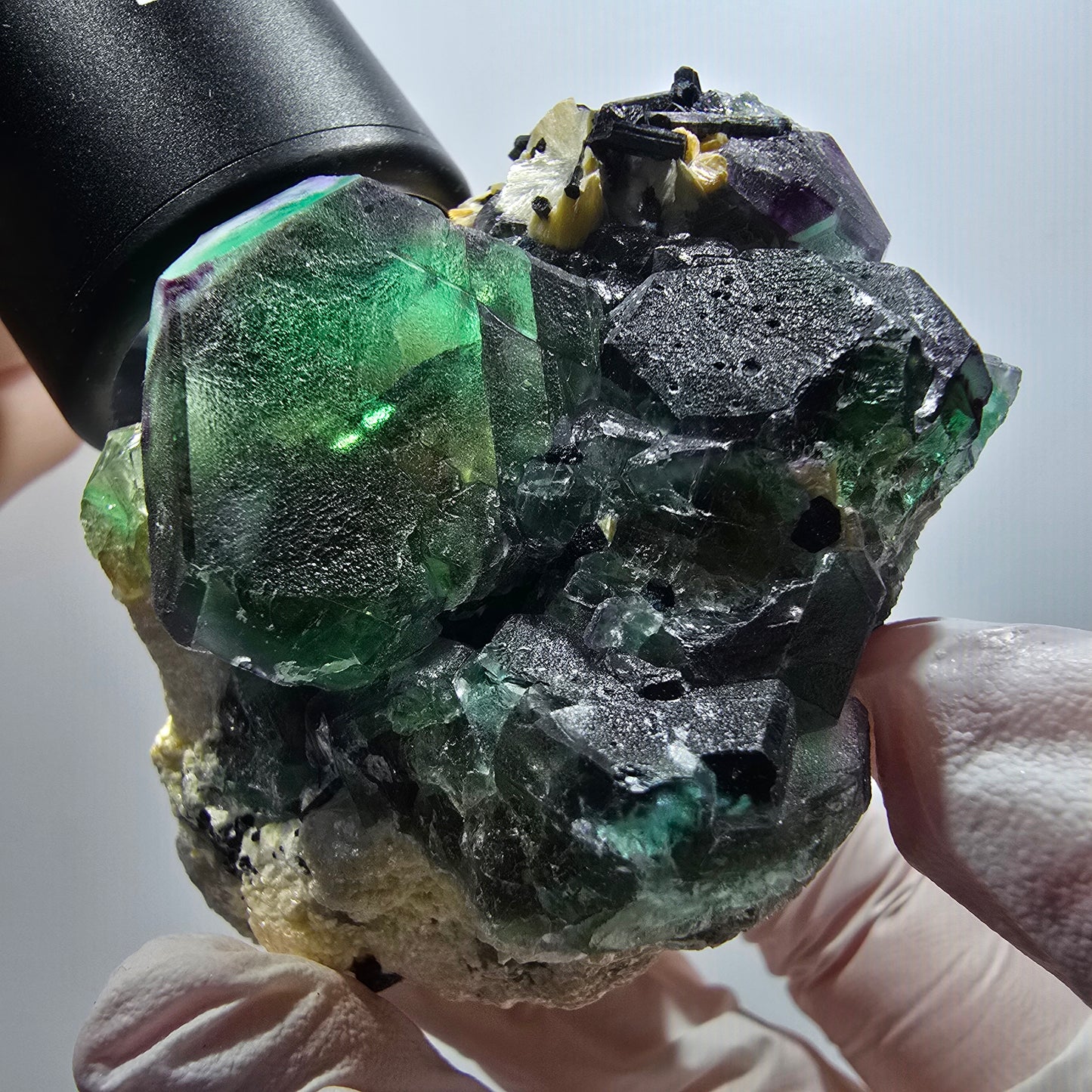 Phantom Fluorit, hexagonal, Schörl Turmalin, Muskovit Erongo, Namibia 67*61*49mm
