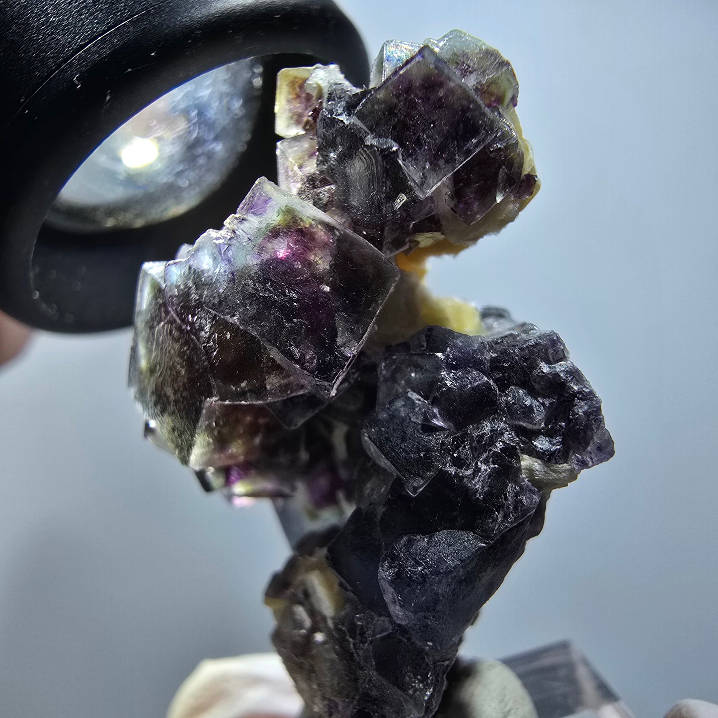 Bunte Phantom Fluorit Würfel, Muskovit, Hyalit Stufe Erongo, Namibia 40*30*27mm