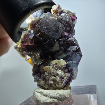 Bunte Phantom Fluorit Würfel, Muskovit, Hyalit Stufe Erongo, Namibia 40*30*27mm