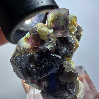 Bunte Phantom Fluorit Würfel, Muskovit, Hyalit Stufe Erongo, Namibia 33*27*25mm