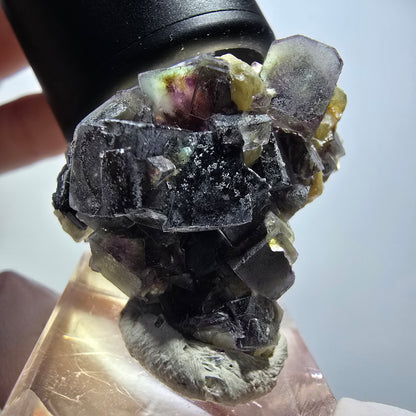 Bunte Phantom Fluorit Würfel, Muskovit, Hyalit Stufe Erongo, Namibia 33*27*25mm