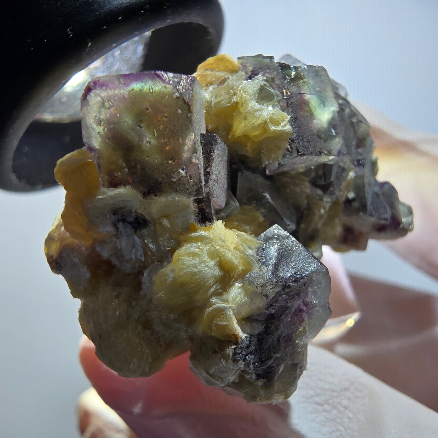 Bunte Phantom Fluorit Würfel, Muskovit, Hyalit Stufe Erongo, Namibia 33*27*25mm