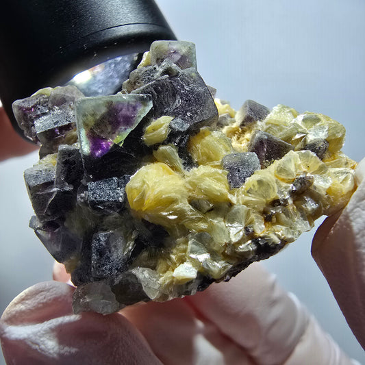 Bunte Phantom Fluorit Würfel, Muskovit, Hyalit, Rauchquarz Erongo, Namibia 42*36*29mm