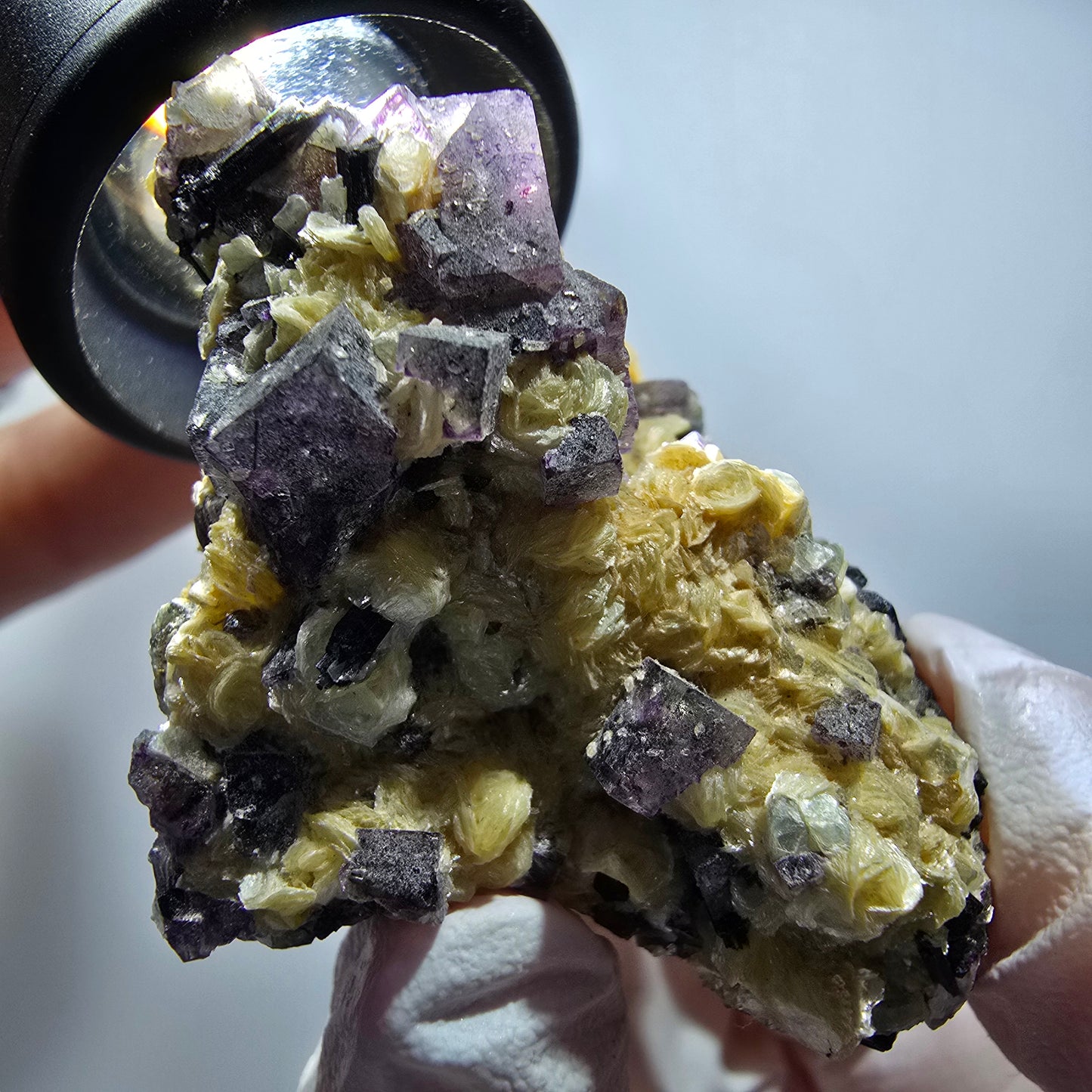 Bunte Phantom Fluorit, Schörl Turmalin, Muskovit Stufe Erongo, Namibia 50*36*32mm