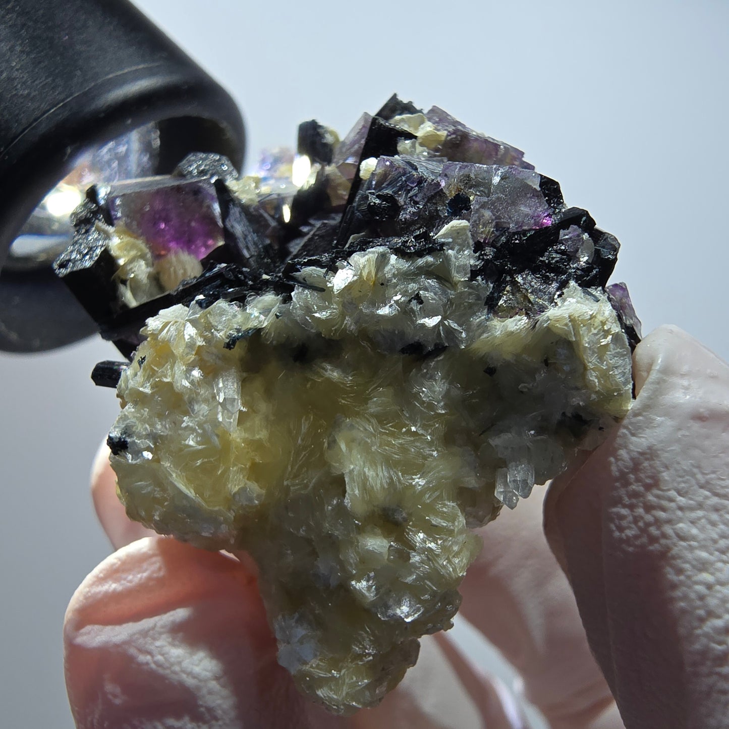 Bunte Phantom Fluorit, Schörl Turmalin, Muskovit Stufe Erongo, Namibia 46*31*34mm