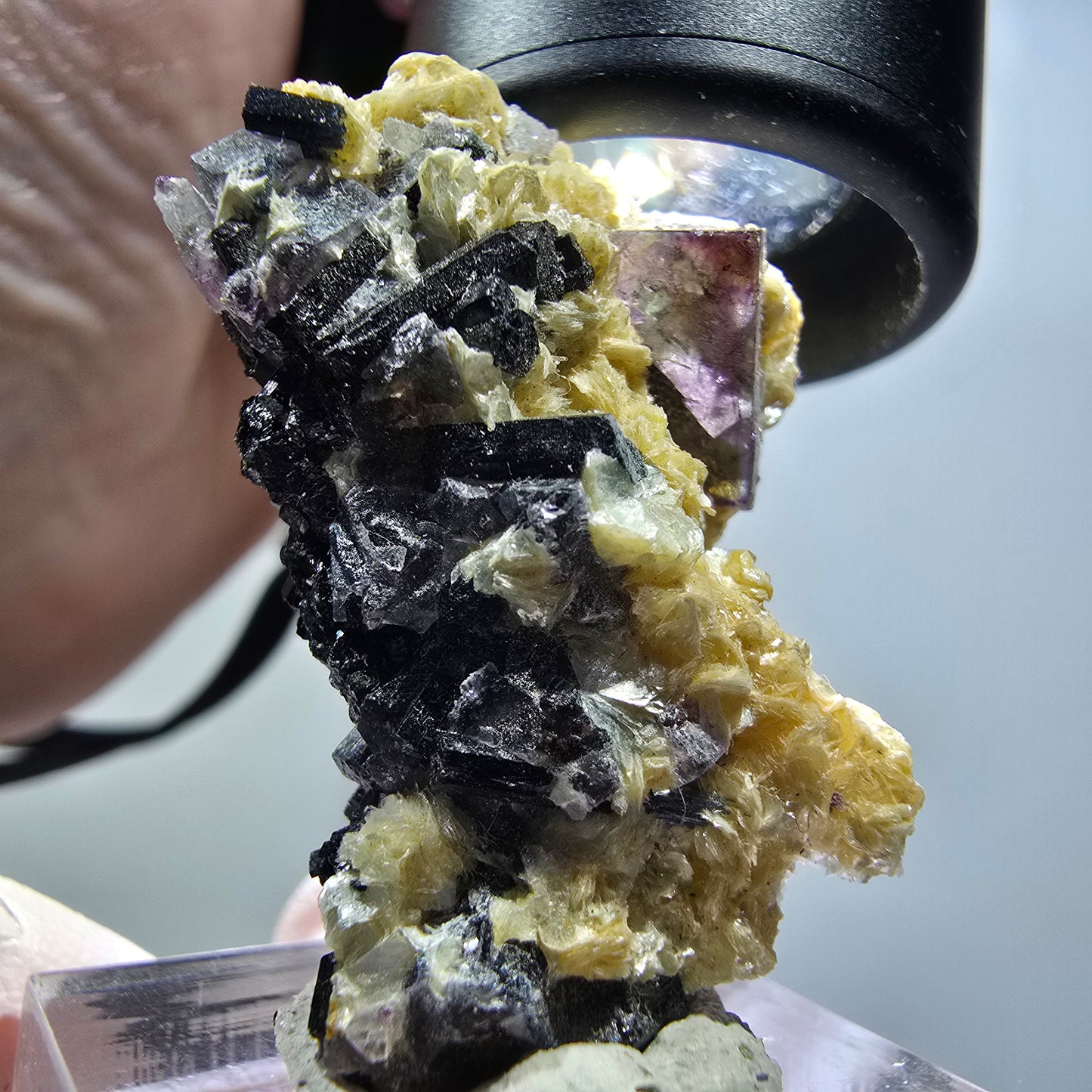 Bunte Phantom Fluorit, Schörl Turmalin, Muskovit Stufe Erongo, Namibia 37*24*19mm