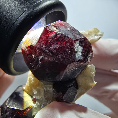 Seltene rote Granat auf Quarz Stufe Erongo, Namibia 52*37*25mm