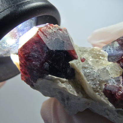 Seltene rote Granat auf Quarz Stufe Erongo, Namibia 52*37*25mm