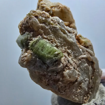 Seltene Turmalin, Verdelith auf Quarz Matrix Stufe Kaokoveld, Namibia 46*41*21mm