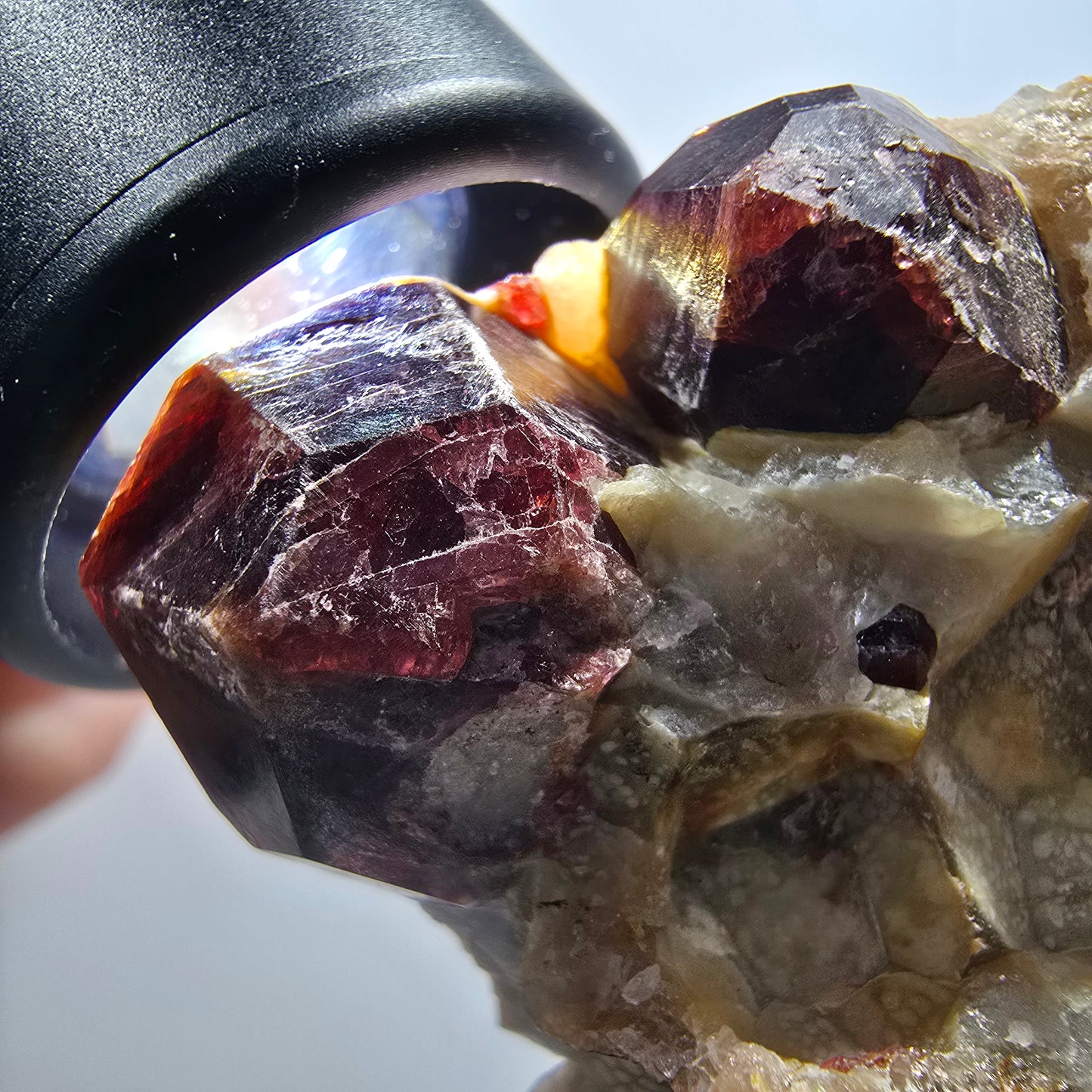 Seltene rote Granat auf Quarz Stufe Erongo, Namibia 59*45*29mm