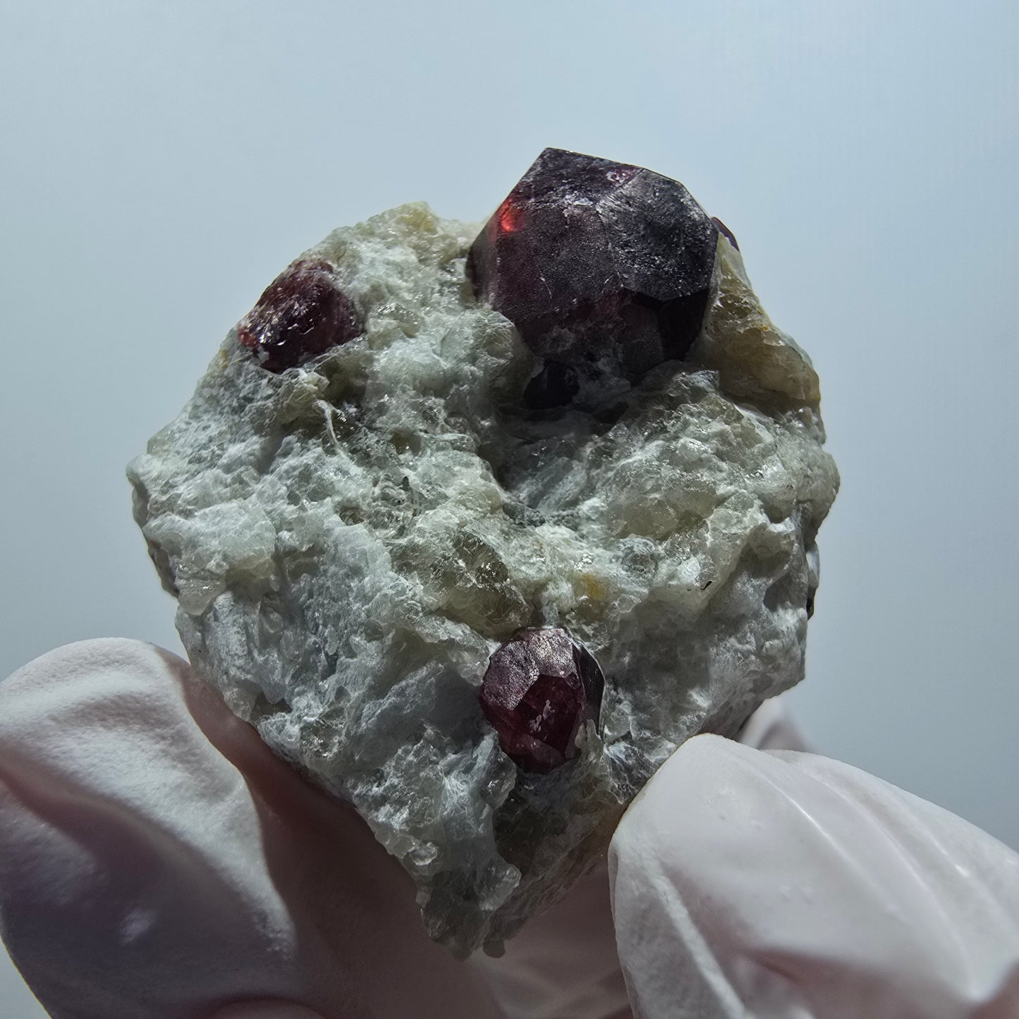 Seltene rote Granat auf Quarz Stufe Erongo, Namibia 38*34*30mm