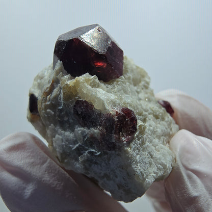 Seltene rote Granat auf Quarz Stufe Erongo, Namibia 38*34*30mm