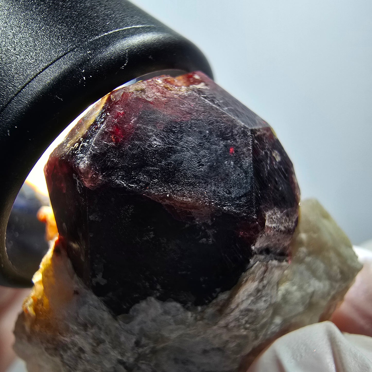 Seltene rote Granat, Muskovit, Quarz Stufe Erongo, Namibia 36*35*16mm