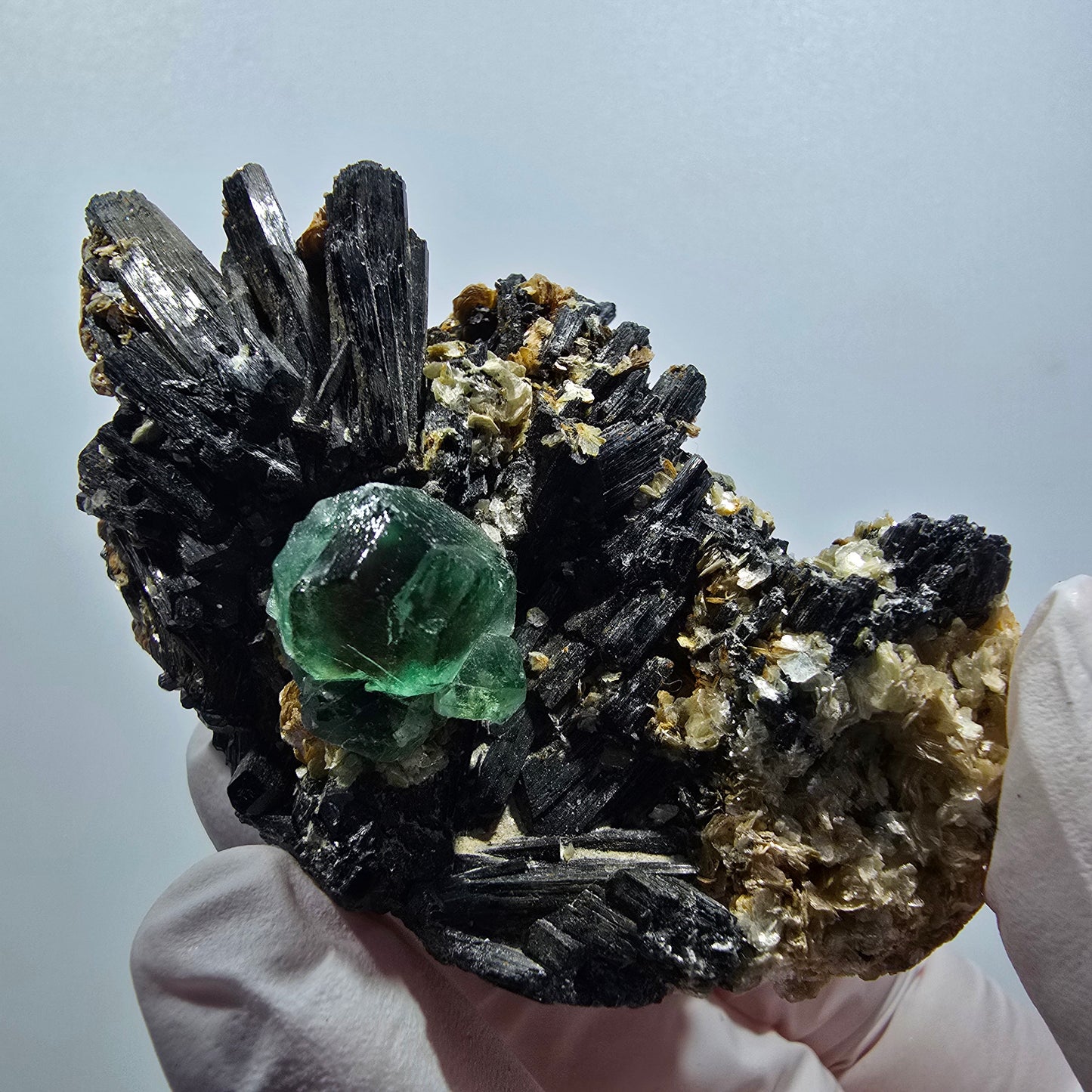 Phantom Fluorit, hexagonal, Schörl Turmalin, Muskovit Erongo, Namibia 66*45*40mm