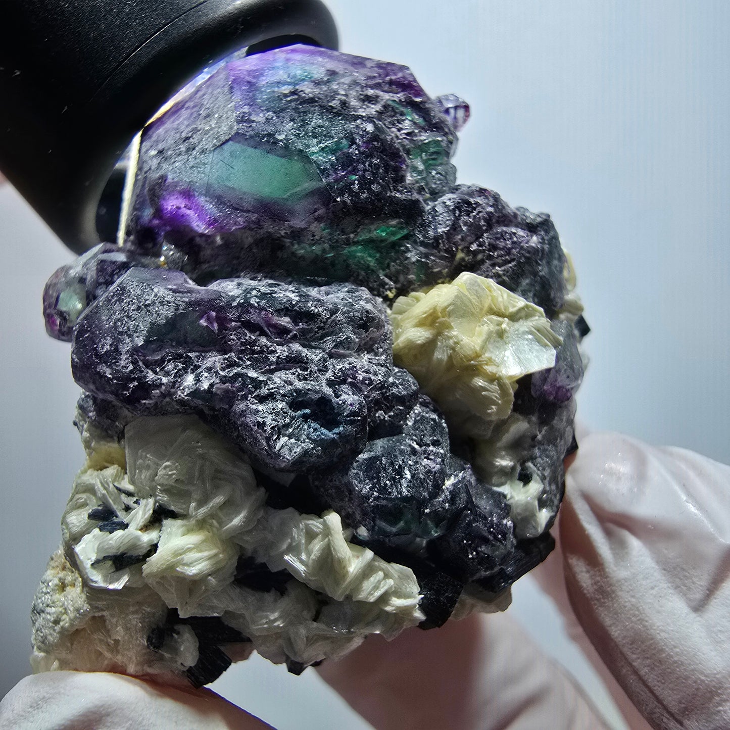 Fluorite fantôme, hexagonale, tourmaline Schörl, muscovite Erongo, Namibie 56*44*34mm 