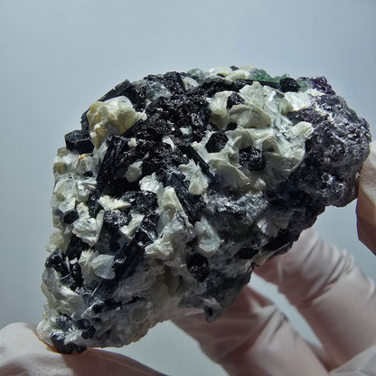 Fluorite fantôme, hexagonale, tourmaline Schörl, muscovite Erongo, Namibie 56*44*34mm 