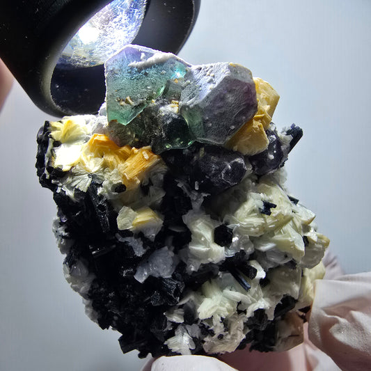 Phantom Fluorit, hexagonal, Schörl Turmalin, Muskovit Erongo, Namibia 62*59*35mm