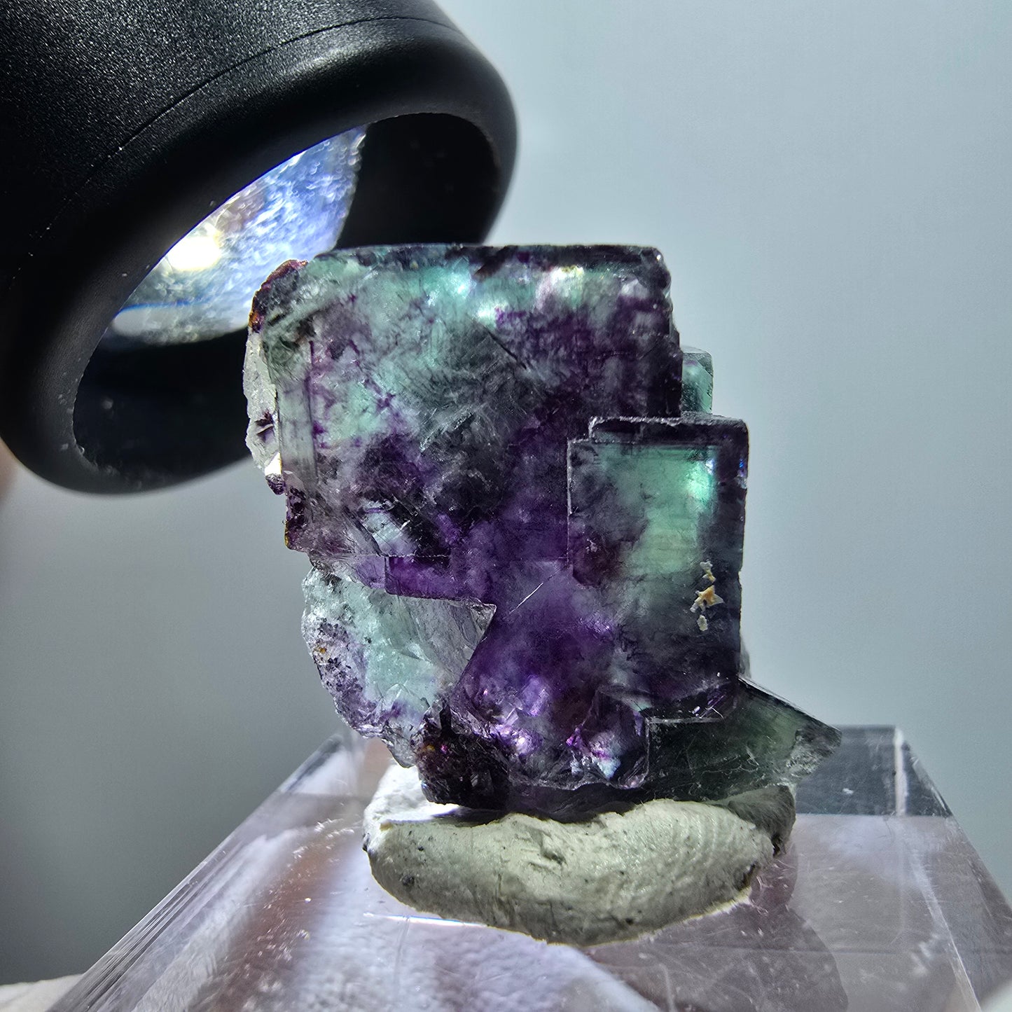 Spécimen cubique de fluorite fantôme très clair, vert-violet, Okorusu, Namibie, 22*20*13 mm, n° 11777 