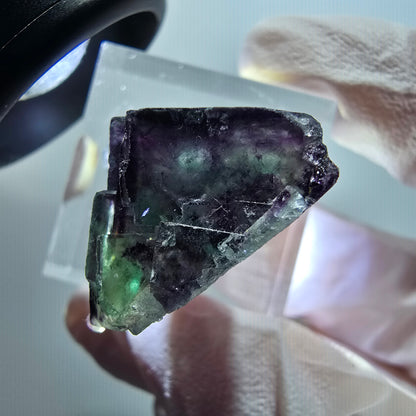 Spécimen cubique de fluorite fantôme très clair, vert-violet, Okorusu, Namibie, 22*20*13 mm, n° 11777 