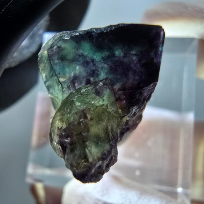 Spécimen cubique de fluorite fantôme très clair, vert-violet, Okorusu, Namibie, 24*15*14 mm, n° 11789 