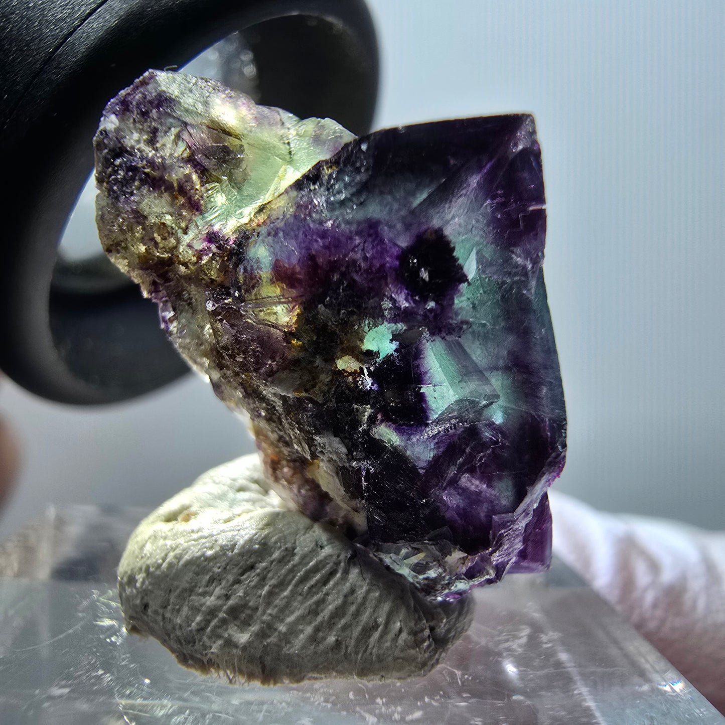 Spécimen cubique de fluorite fantôme très clair, vert-violet, Okorusu, Namibie, 24*15*14 mm, n° 11789 
