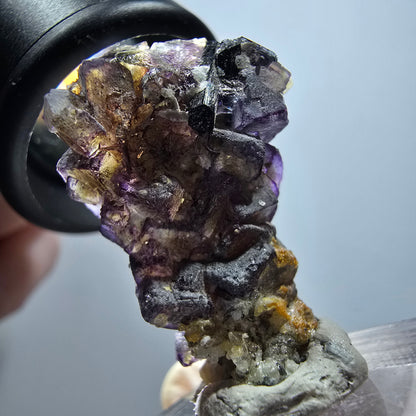 Spécimen de fluorite fantôme colorée, muscovite, hyalite, tourmaline schorl, Erongo, Namibie 31*21*15mm #11817 