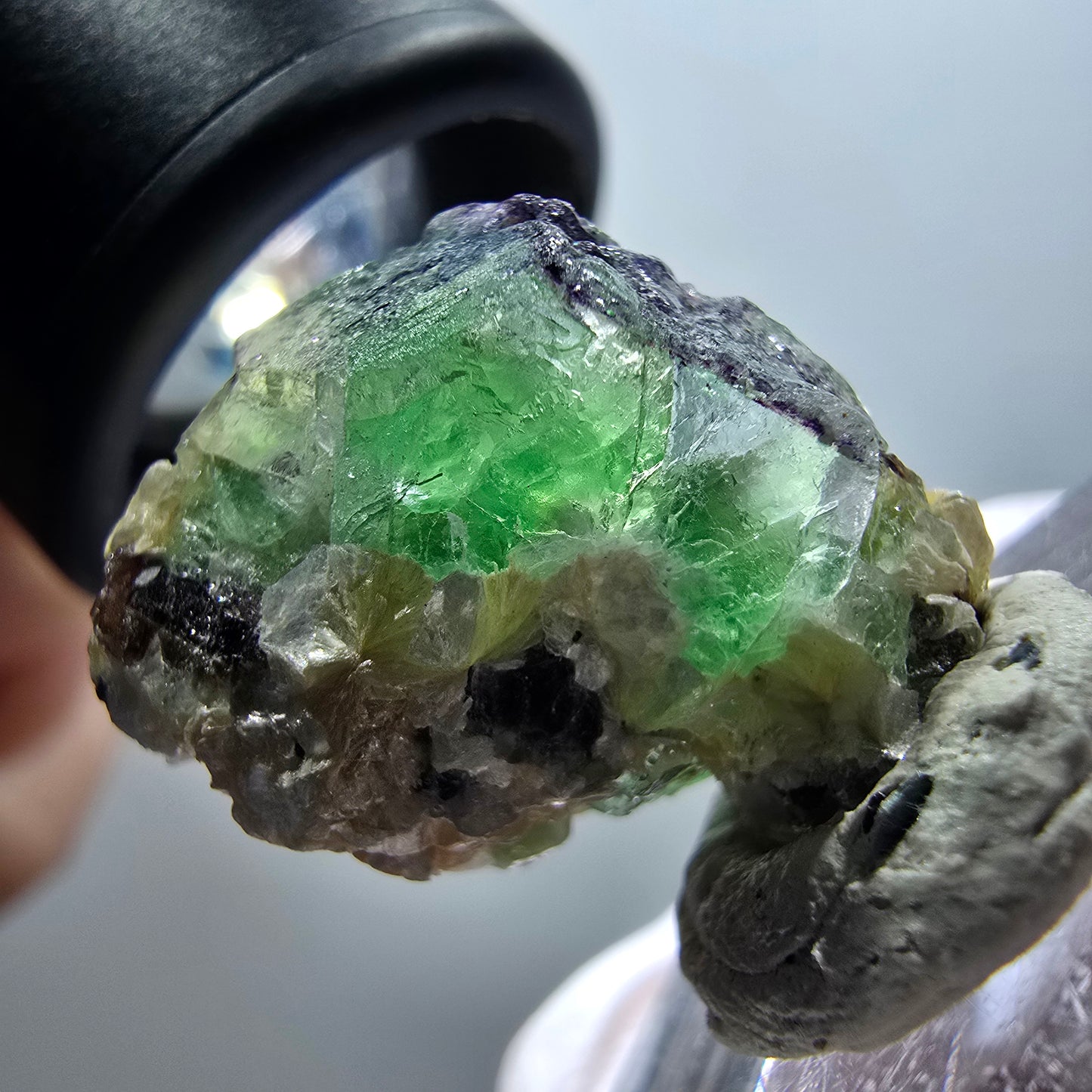 Fluorite fantôme, tourmaline Schörl, muscovite Stage Erongo, Namibie 23*17*15mm #11922 