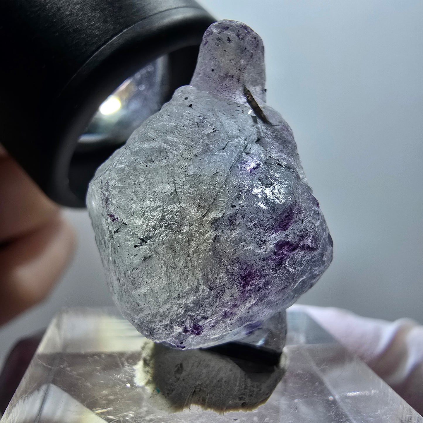 Cube de fluorite fantôme très clair, tourmaline schorl, Erongo, Namibie, 29*16*16 mm, n° 11939 