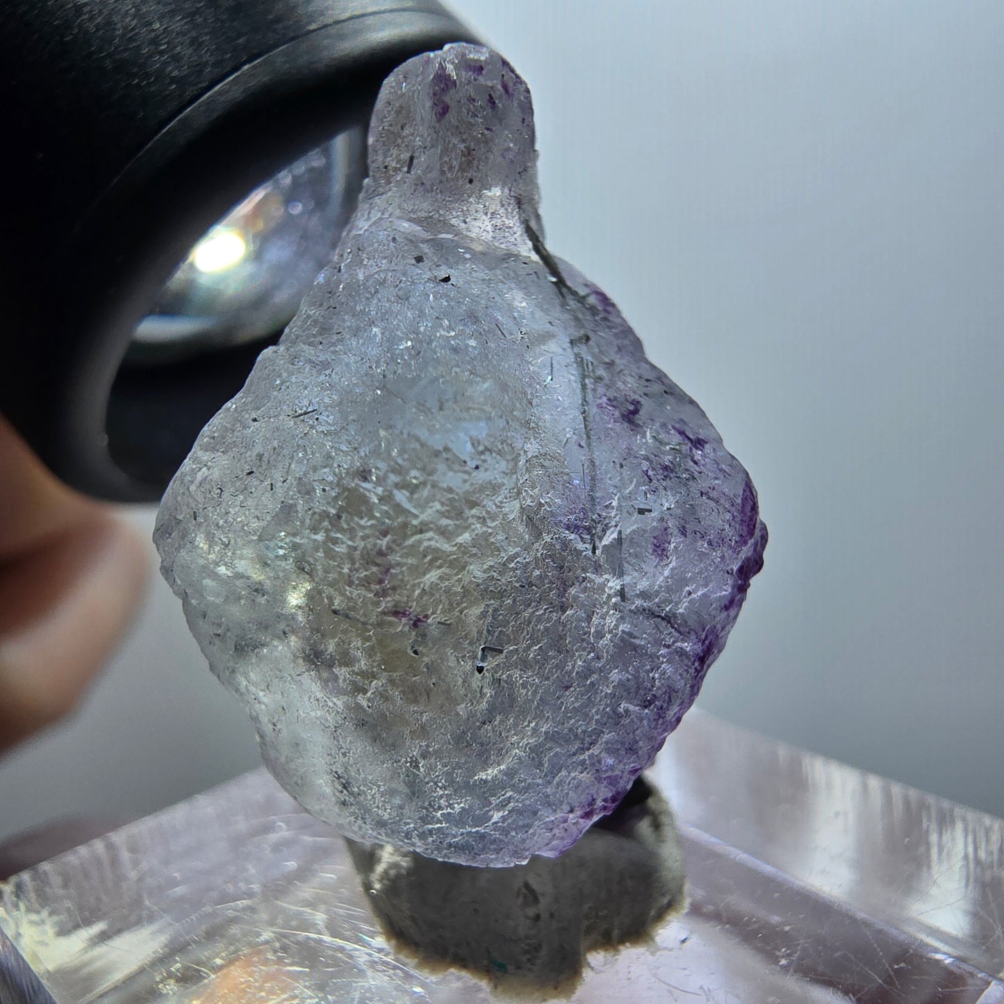 Cube de fluorite fantôme très clair, tourmaline schorl, Erongo, Namibie, 29*16*16 mm, n° 11939 