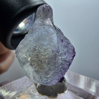 Cube de fluorite fantôme très clair, tourmaline schorl, Erongo, Namibie, 29*16*16 mm, n° 11939 