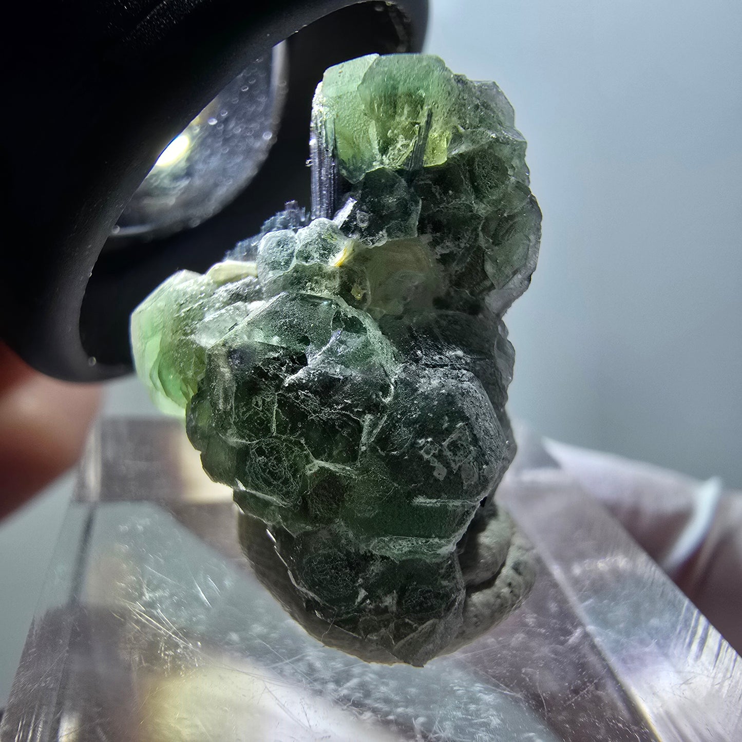 Phantom Fluorit, Schörl Turmalin, Muskovit Stufe Erongo, Namibia 25*18*17mm #11947