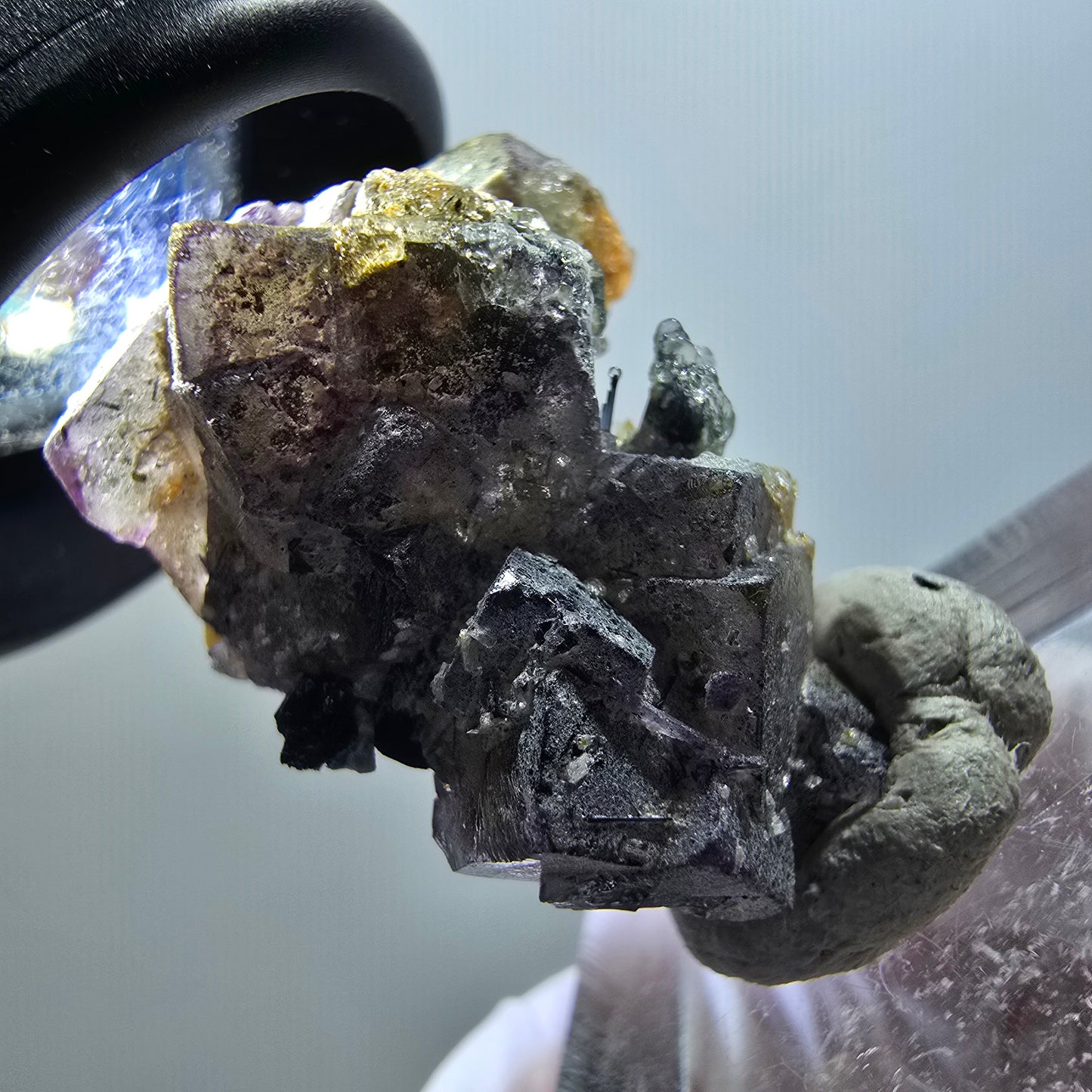 Spécimen de fluorite fantôme colorée, tourmaline schorl, muscovite, hyalite, Erongo, Namibie 31*22*17mm #11948 