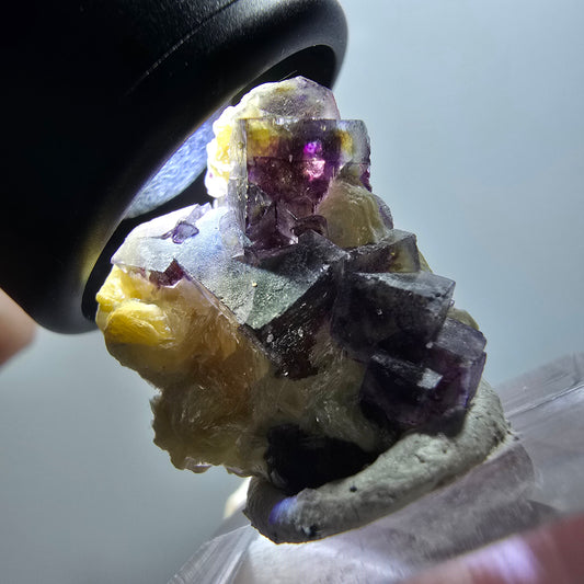 Bunte Phantom Fluorit Würfel, Muskovit Stufe Erongo, Namibia 24*23*14mm #11954