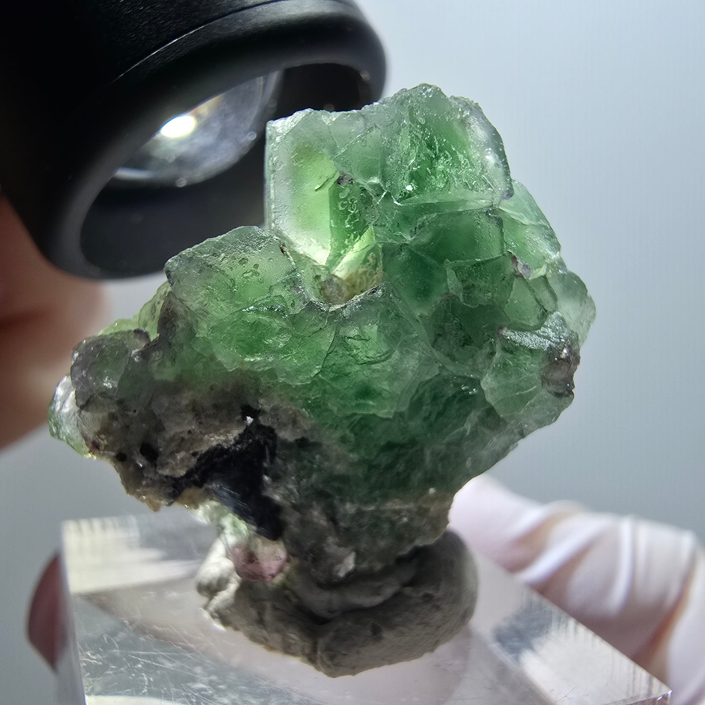 Spécimen de fluorite fantôme, tourmaline schorl et muscovite, Erongo, Namibie, 30 x 27 x 19 mm, n° 11962 