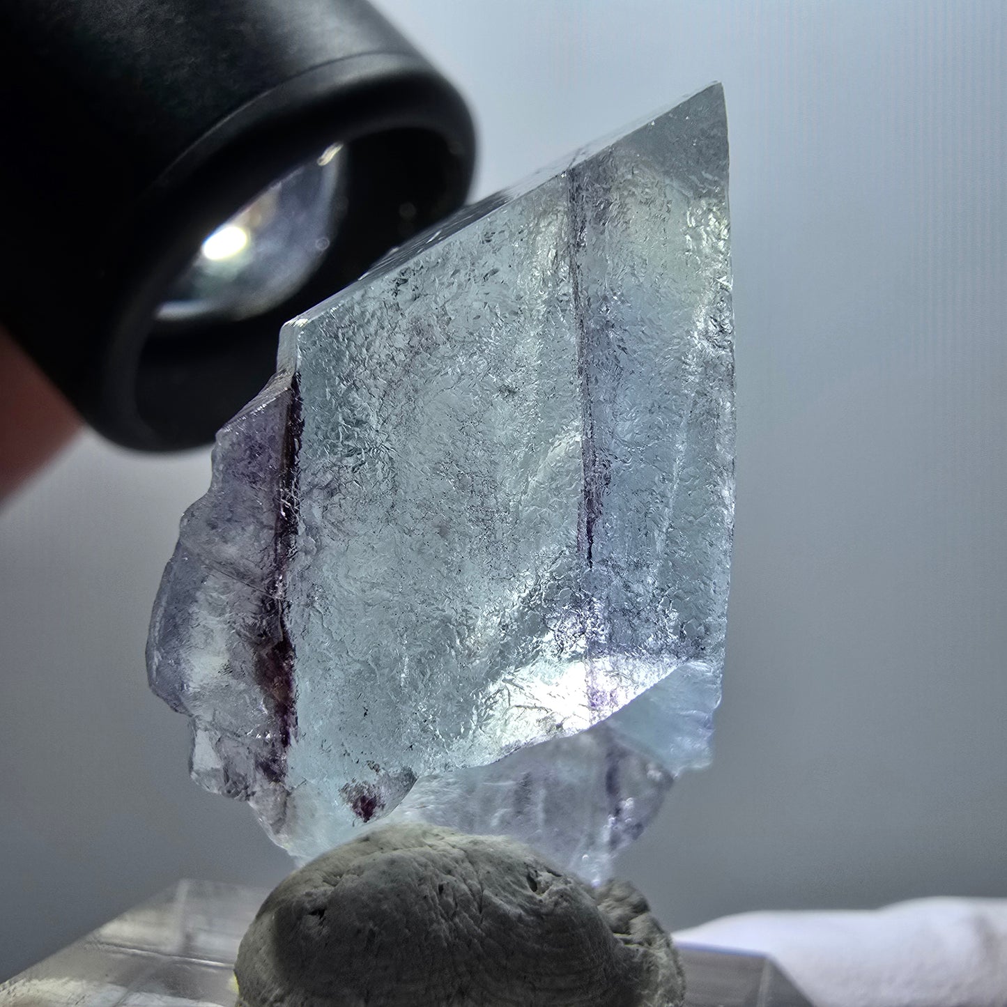 Spécimen de fluorite fantôme très clair, blanc violacé, Erongo, Namibie, 34*18*13 mm #11963 
