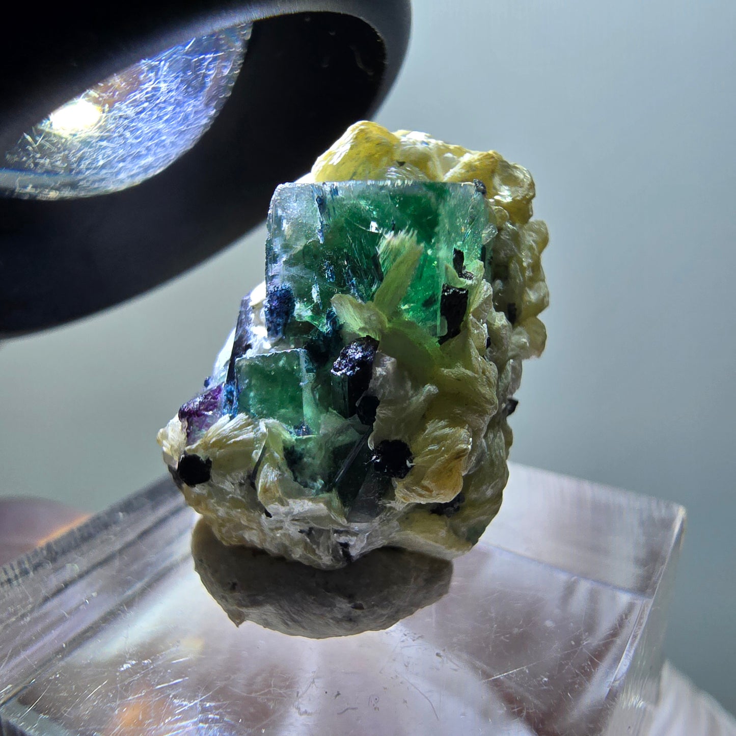Fluorite fantôme, tourmaline Schörl, muscovite Stage Erongo, Namibie 23*15*16mm #11979 