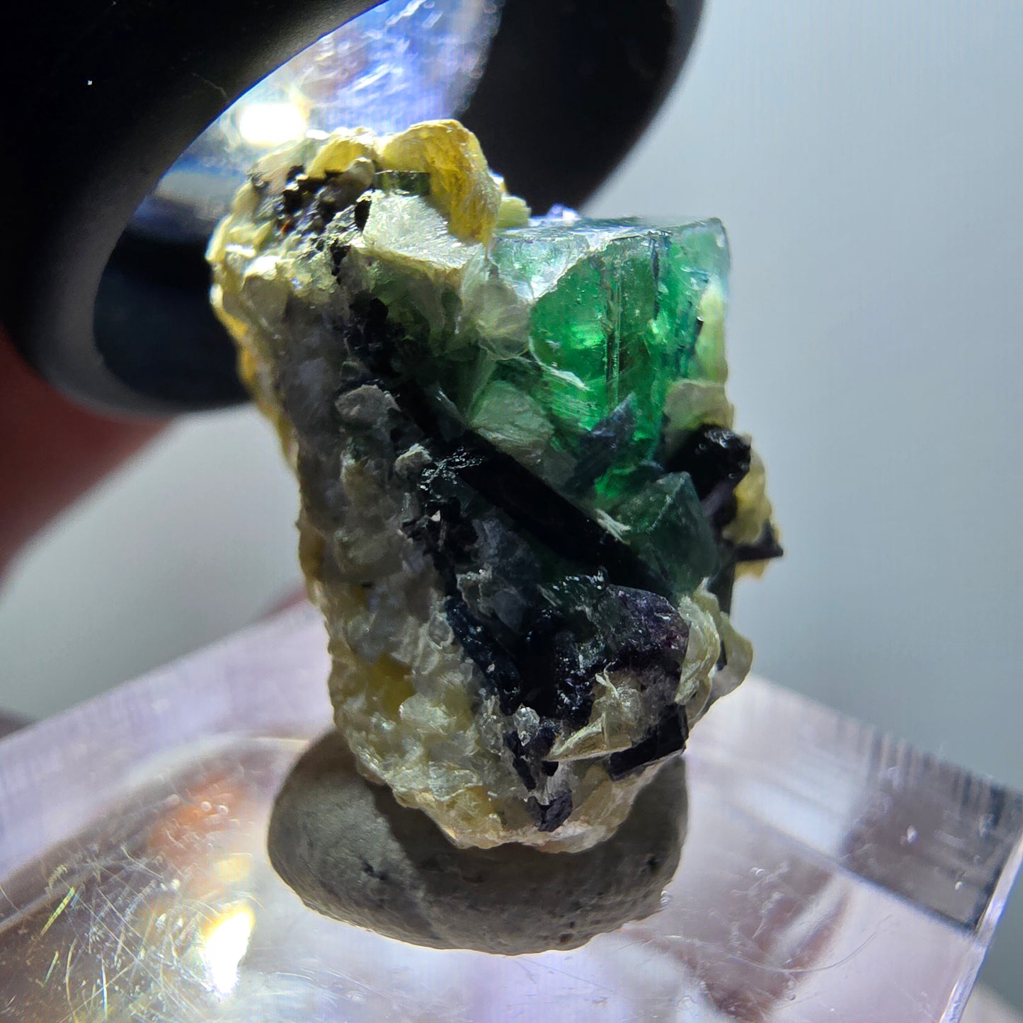 Fluorite fantôme, tourmaline Schörl, muscovite Stage Erongo, Namibie 23*15*16mm #11979 