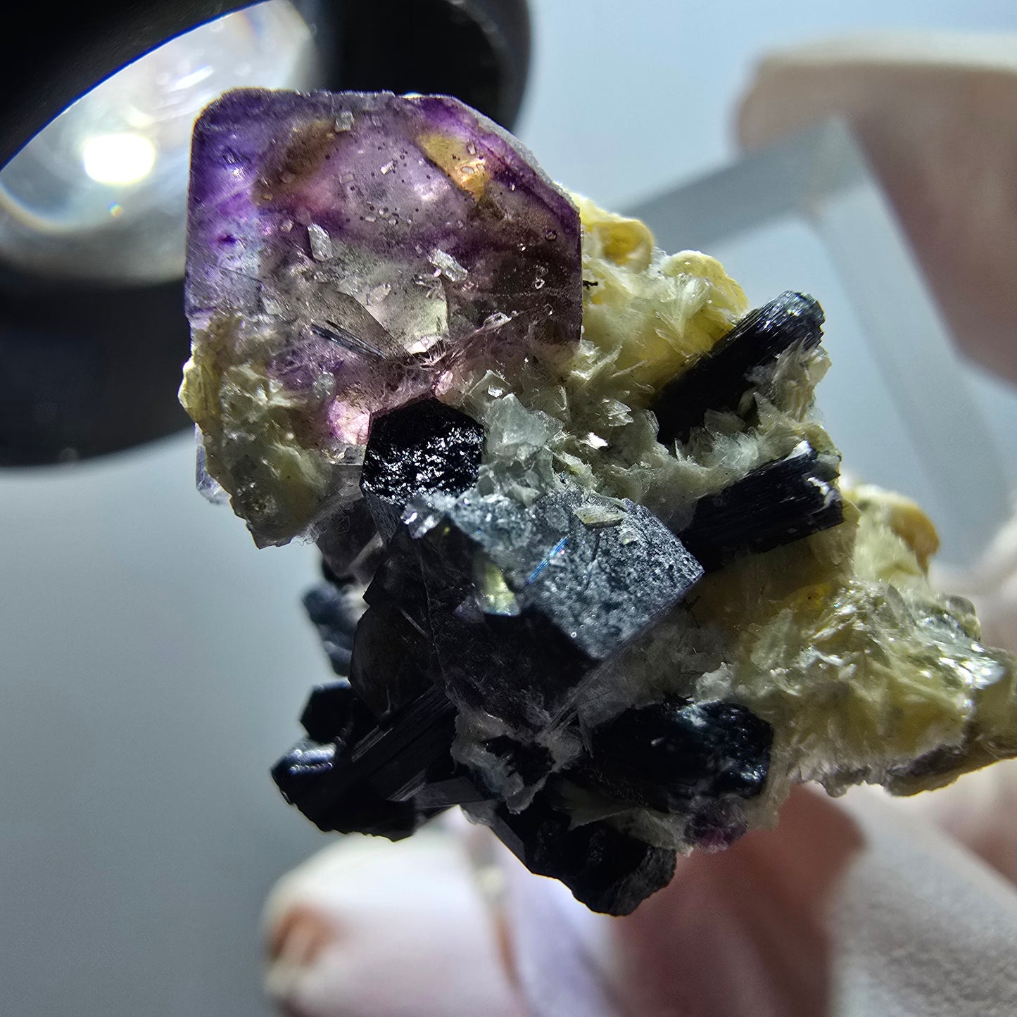 Phantom Fluorit, Schörl Turmalin, Muskovit Stufe Erongo, Namibia 30*26*17mm #11986