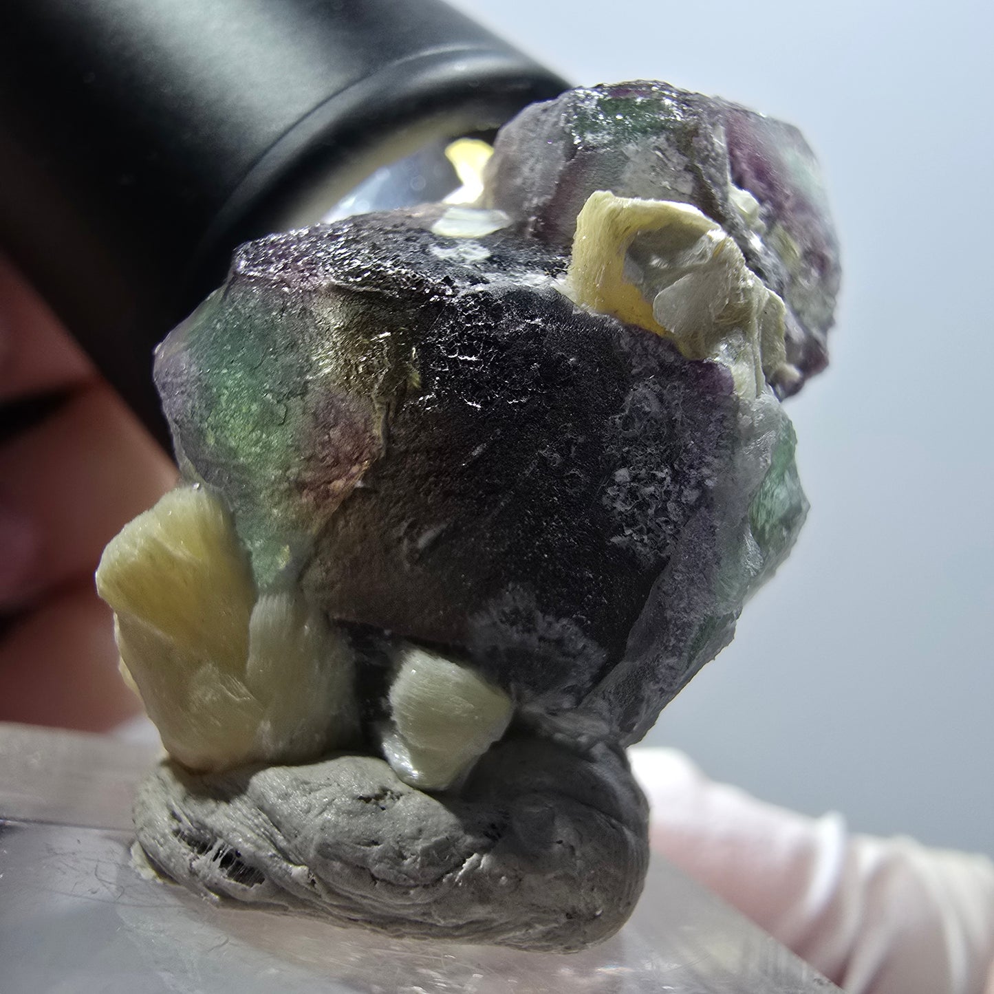Fluorite fantôme hexagonale, tourmaline Schörl, muscovite Erongo, Namibie 35*28*23mm #11993 