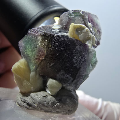 Fluorite fantôme hexagonale, tourmaline Schörl, muscovite Erongo, Namibie 35*28*23mm #11993 