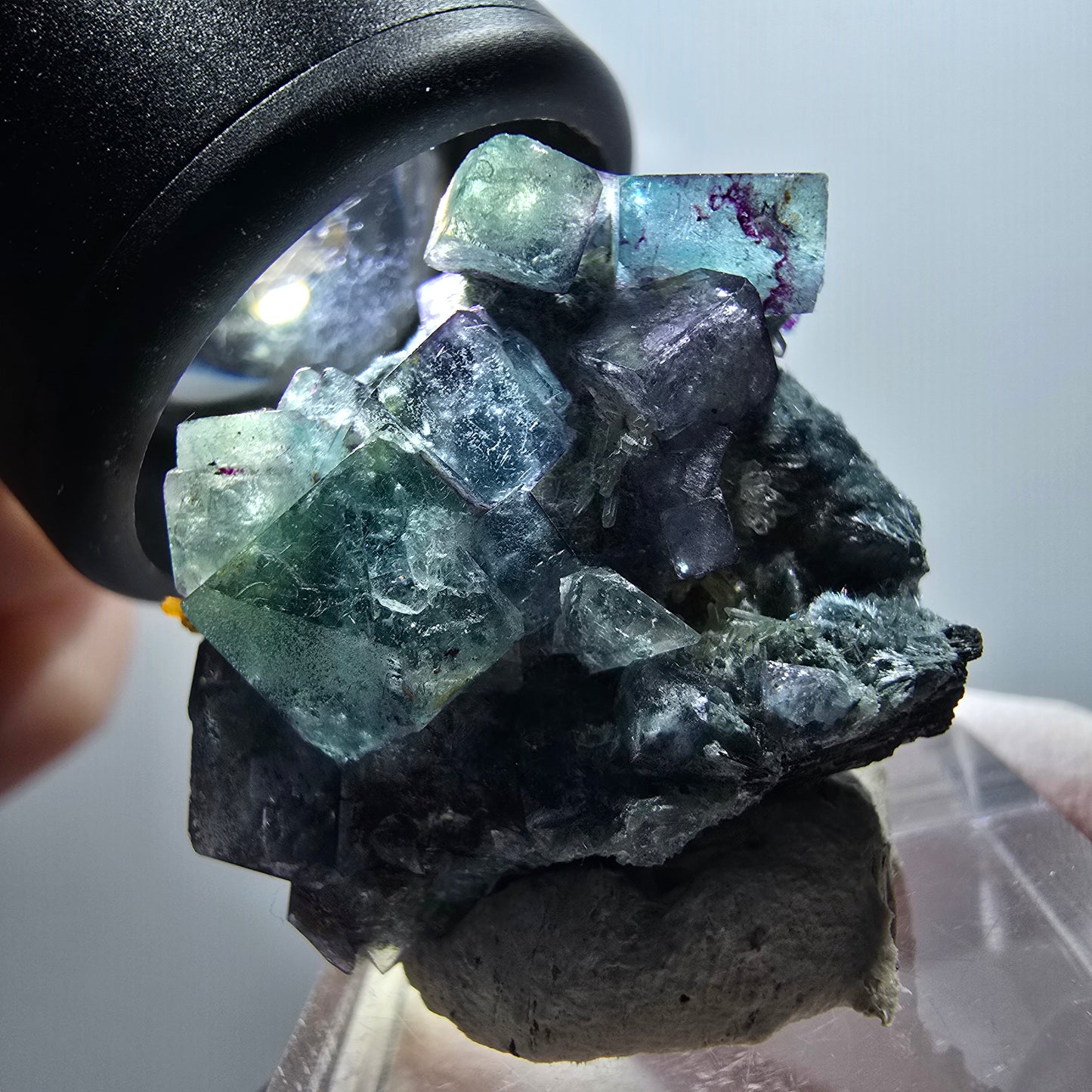 Spécimen rare de fluorite fantôme et de tourmaline schorl, Erongo, Namibie, 32 x 23 x 18 mm, n° 11995 