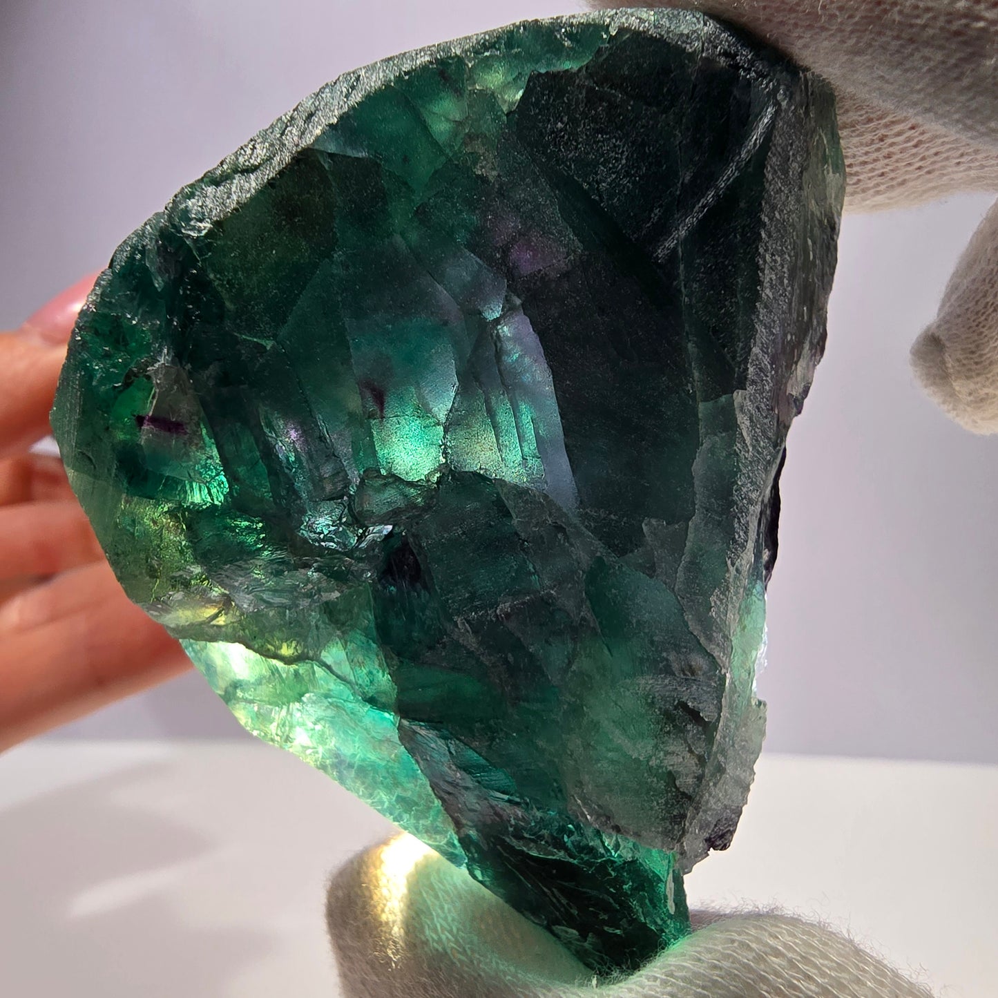 Spécimen de cube de fluorite fantôme vert violet zonal 11:11 Angel Pocket, Namibie 76*56*27mm 