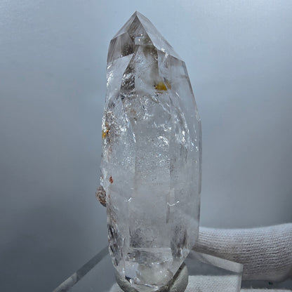 Sceptre DT Enhydro en quartz fumé lémurien, gobo de poche UV en calcite Valentine. Namibie 80 x 40 x 29 mm 